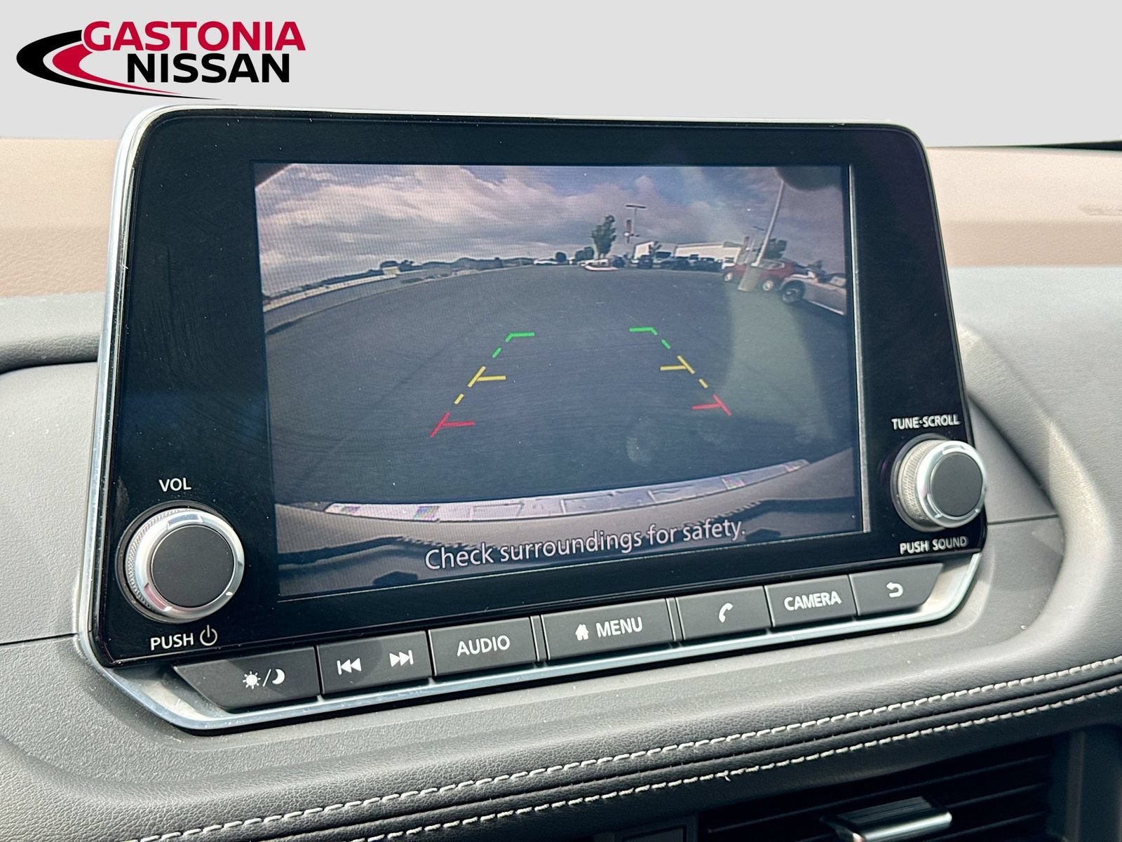 Used 2023 Nissan Rogue SV FWD image 17