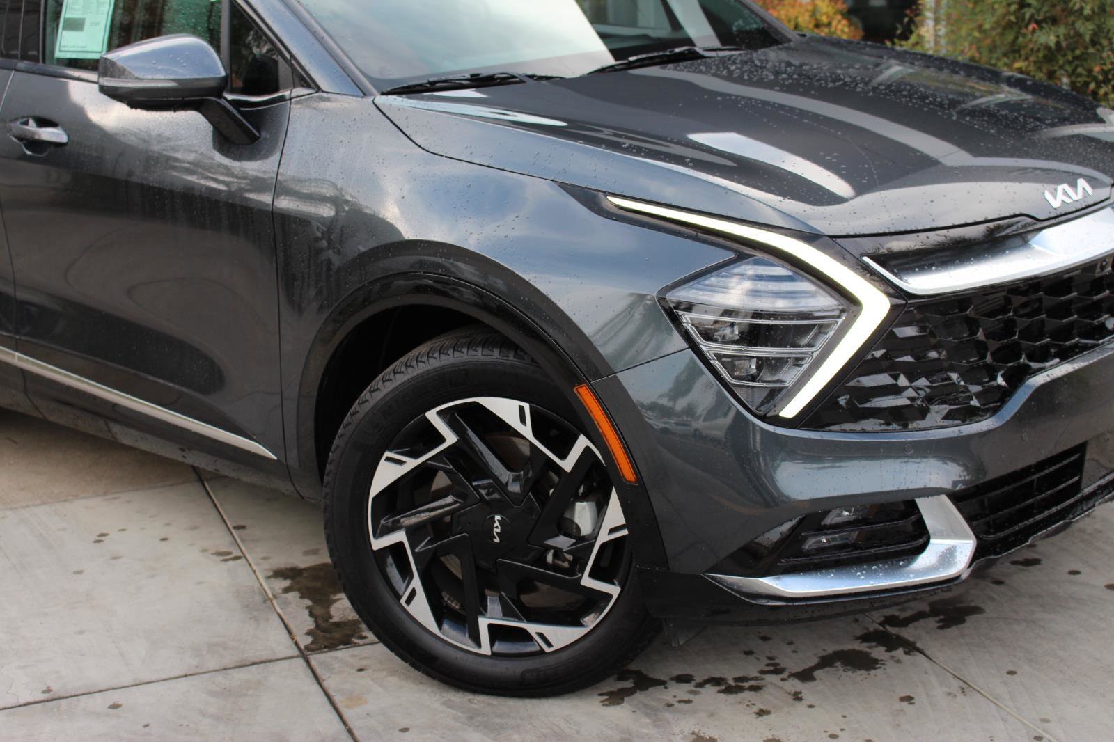 Certified 2024 Kia Sportage SX image 3