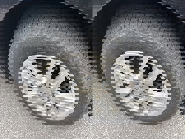 Used 2015 Chevrolet Sonic LT w/ Fun and Sun Package image 33