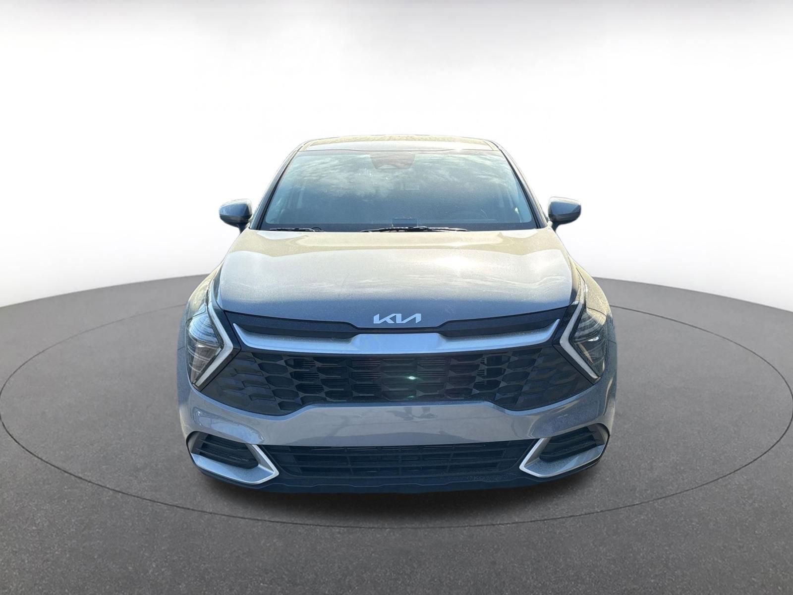 Used 2025 Kia Sportage LX image 5