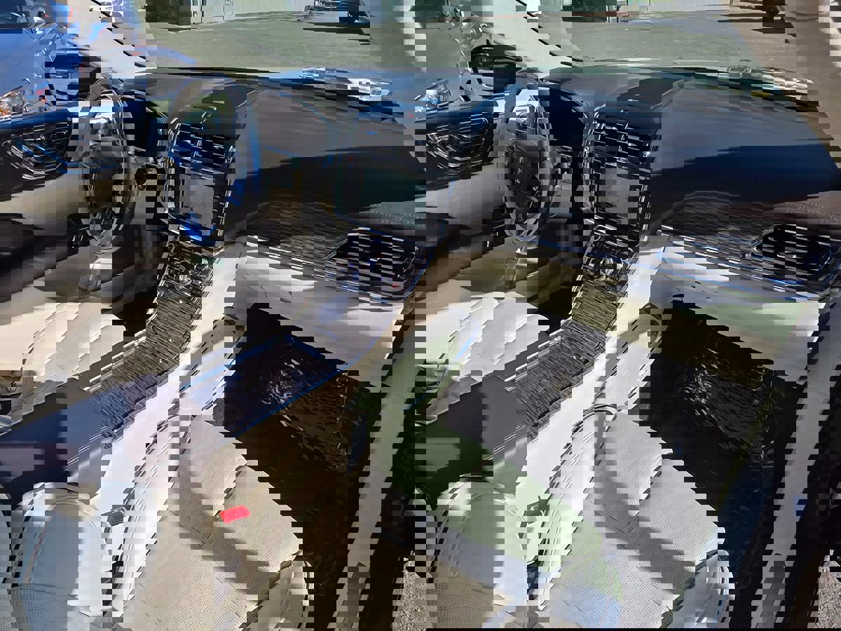 Used 2017 Lincoln Continental Black Label w/ Rear-seat Package image 11