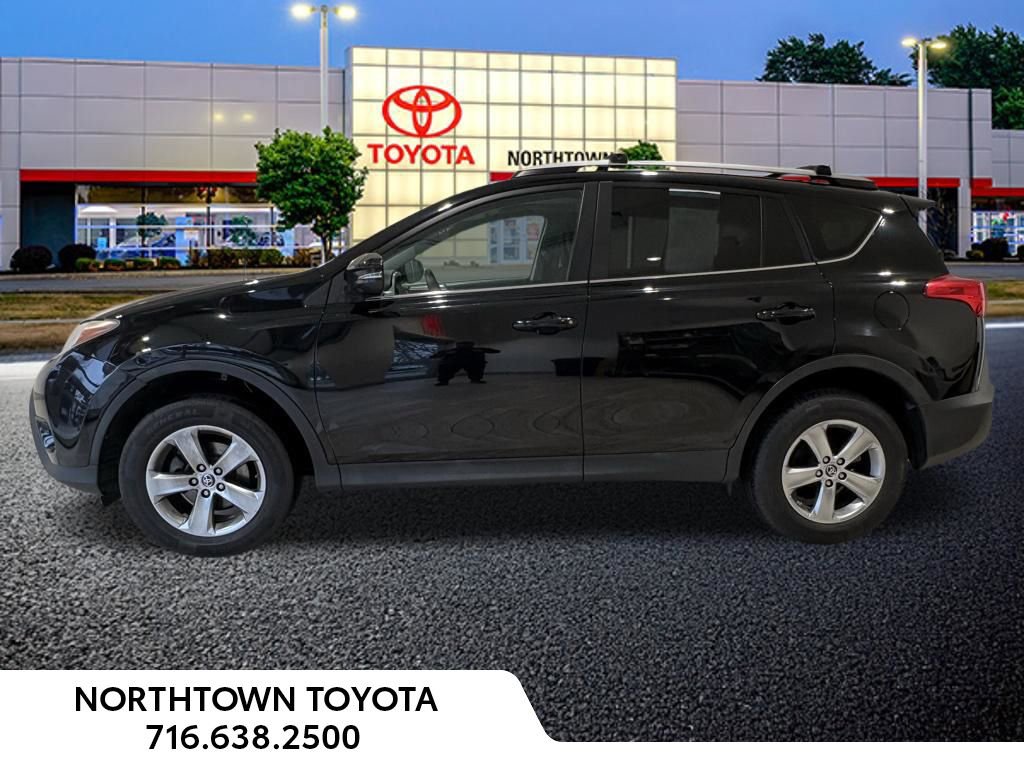 Used 2015 Toyota RAV4 XLE AWD/4WD image 2