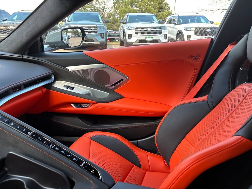Used 2025 Chevrolet Corvette Stingray Premium Conv w/ Z51 Performance Package RWD image 21