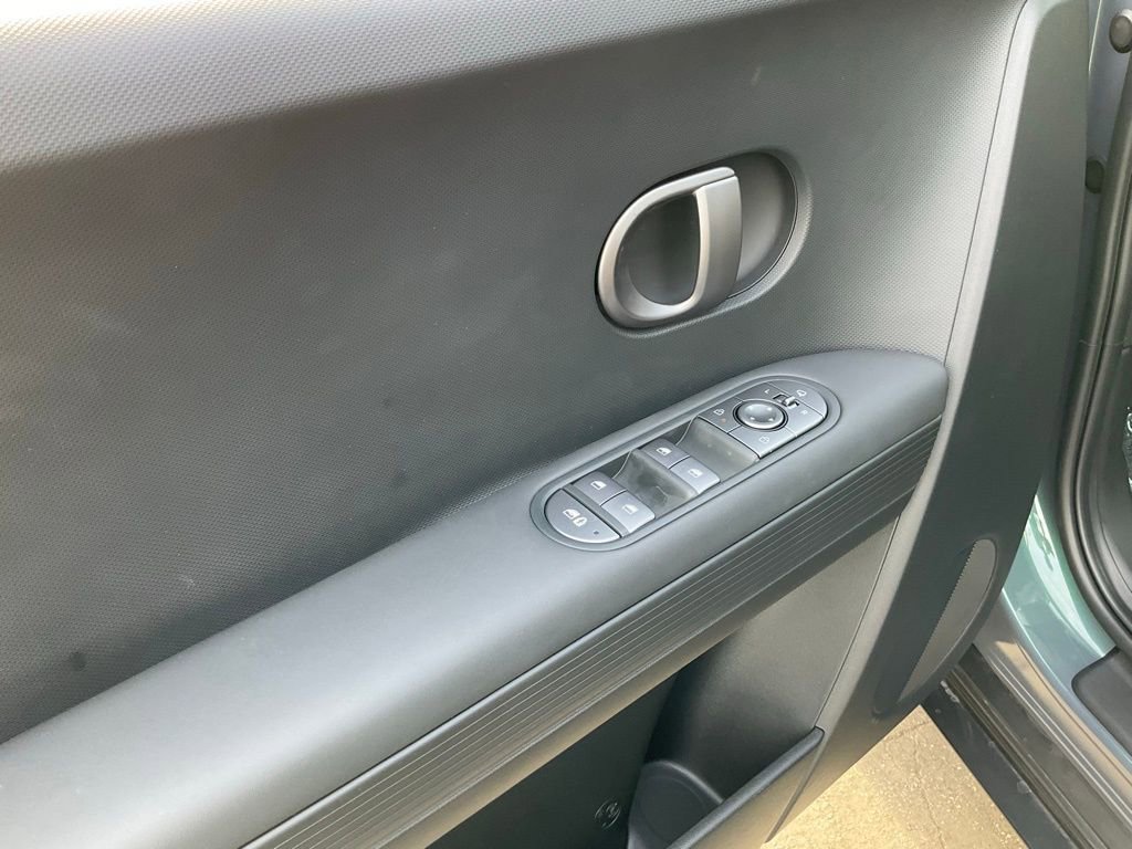 Used 2025 Hyundai Ioniq 5 SEL image 25