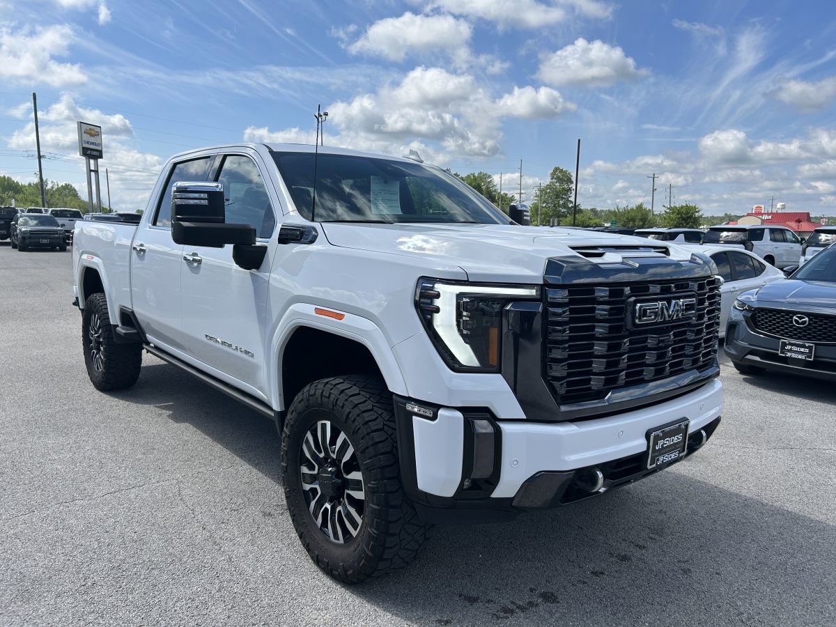 Used 2024 GMC Sierra 2500 Denali Ultimate AWD/4WD image 2