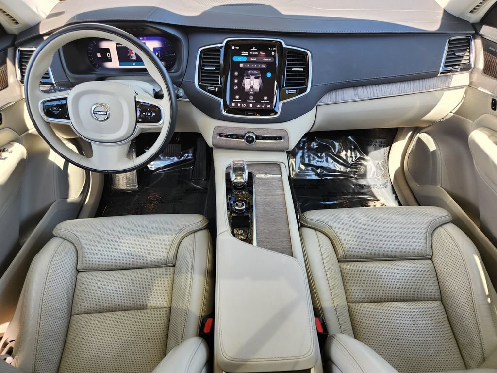 Used 2023 Volvo XC90 T8 Ultimate AWD/4WD image 16