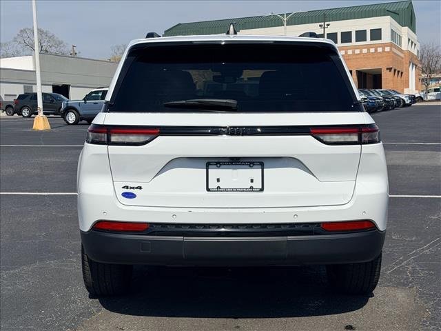 Used 2022 Jeep Grand Cherokee Altitude image 5