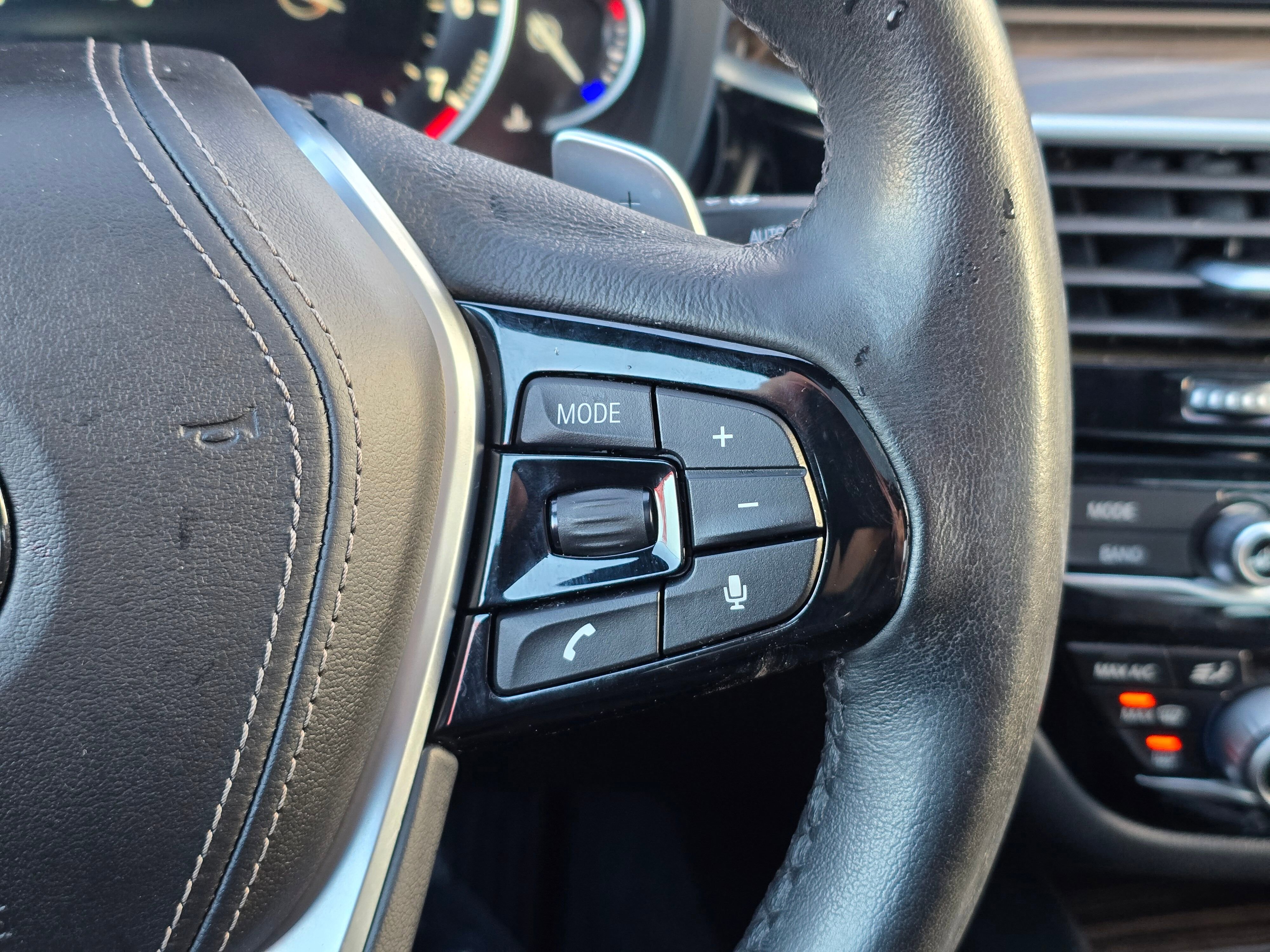 Used 2019 BMW 530i xDrive w/ Convenience Package image 27