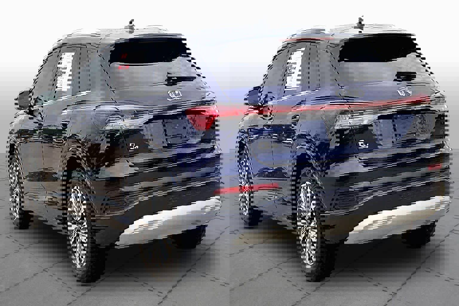 Used 2023 Audi Q4 e-tron Premium Plus w/ Premium Plus image 11