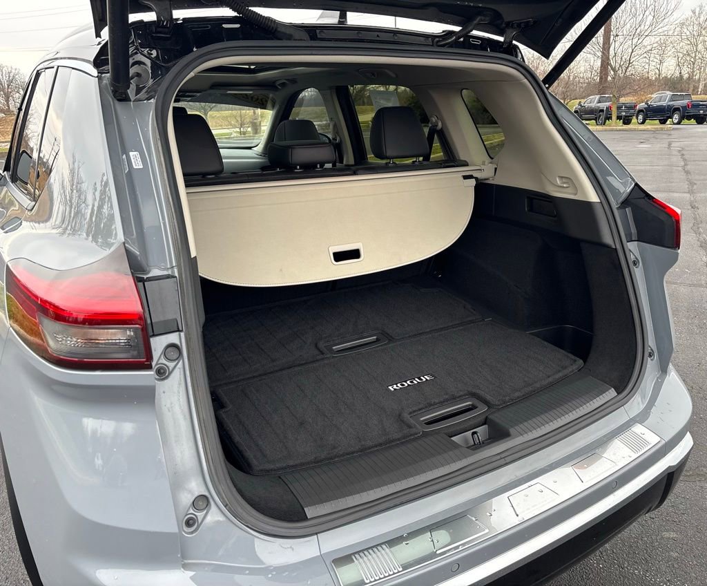 Used 2024 Nissan Rogue Platinum w/ Platinum Premium Package image 21