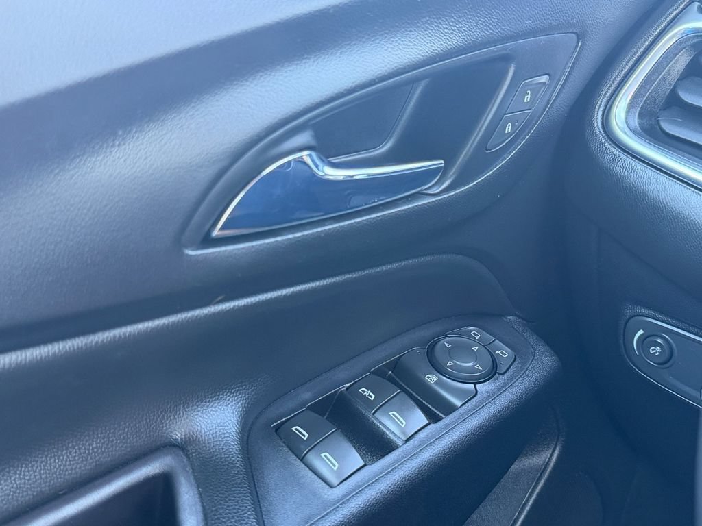 Used 2018 Chevrolet Equinox LT AWD/4WD image 19