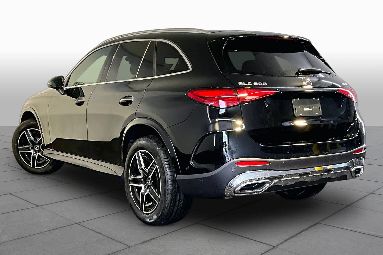 New 2027 Mercedes-Benz GLC 300 4MATIC image 3