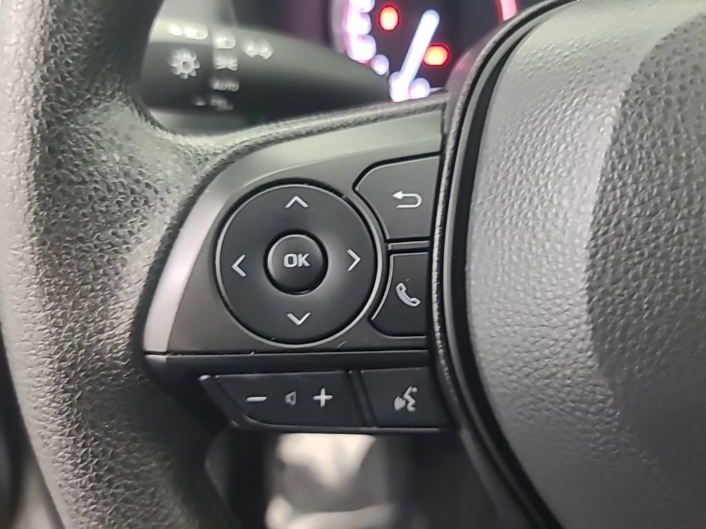 Used 2025 Toyota RAV4 XLE AWD/4WD image 28