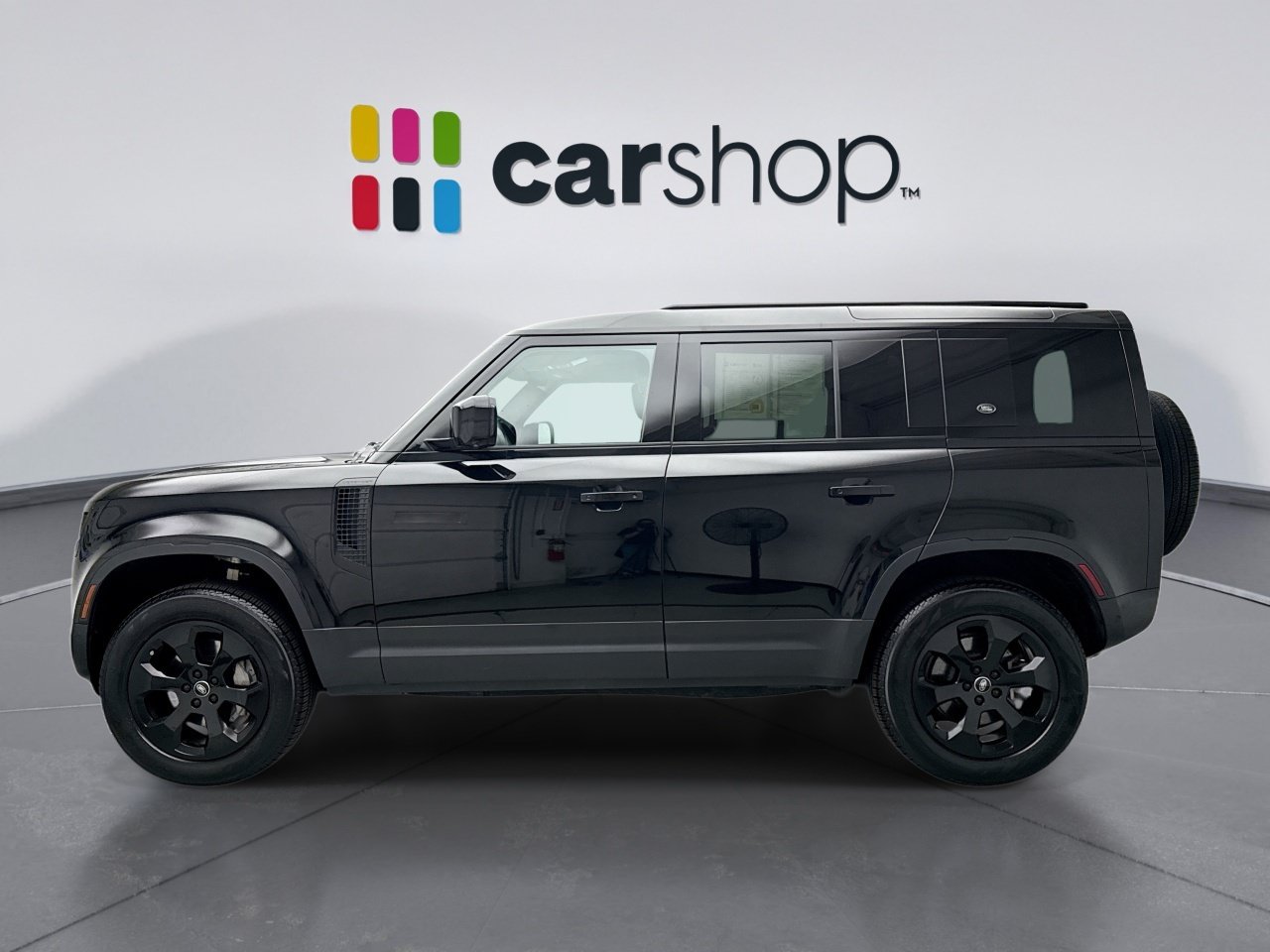 Used 2023 Land Rover Defender 110 SE AWD/4WD image 2