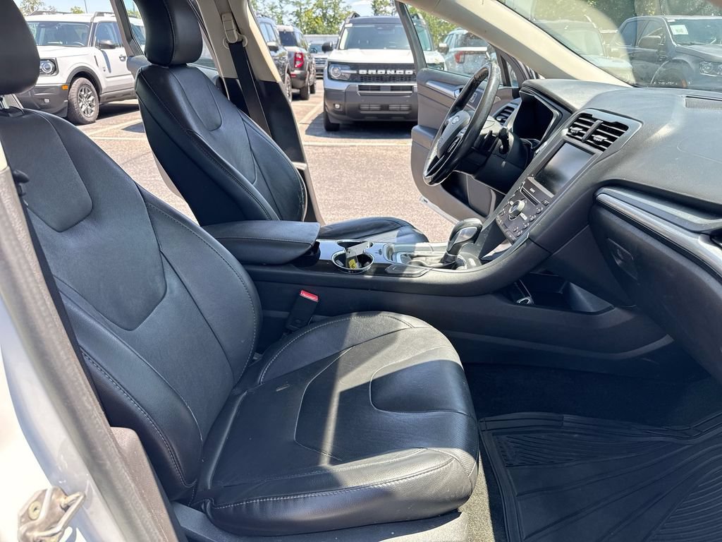 Used 2016 Ford Fusion Titanium FWD image 21