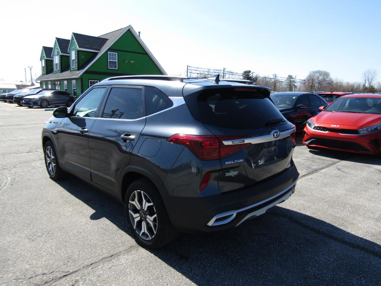 Used 2021 Kia Seltos EX image 5