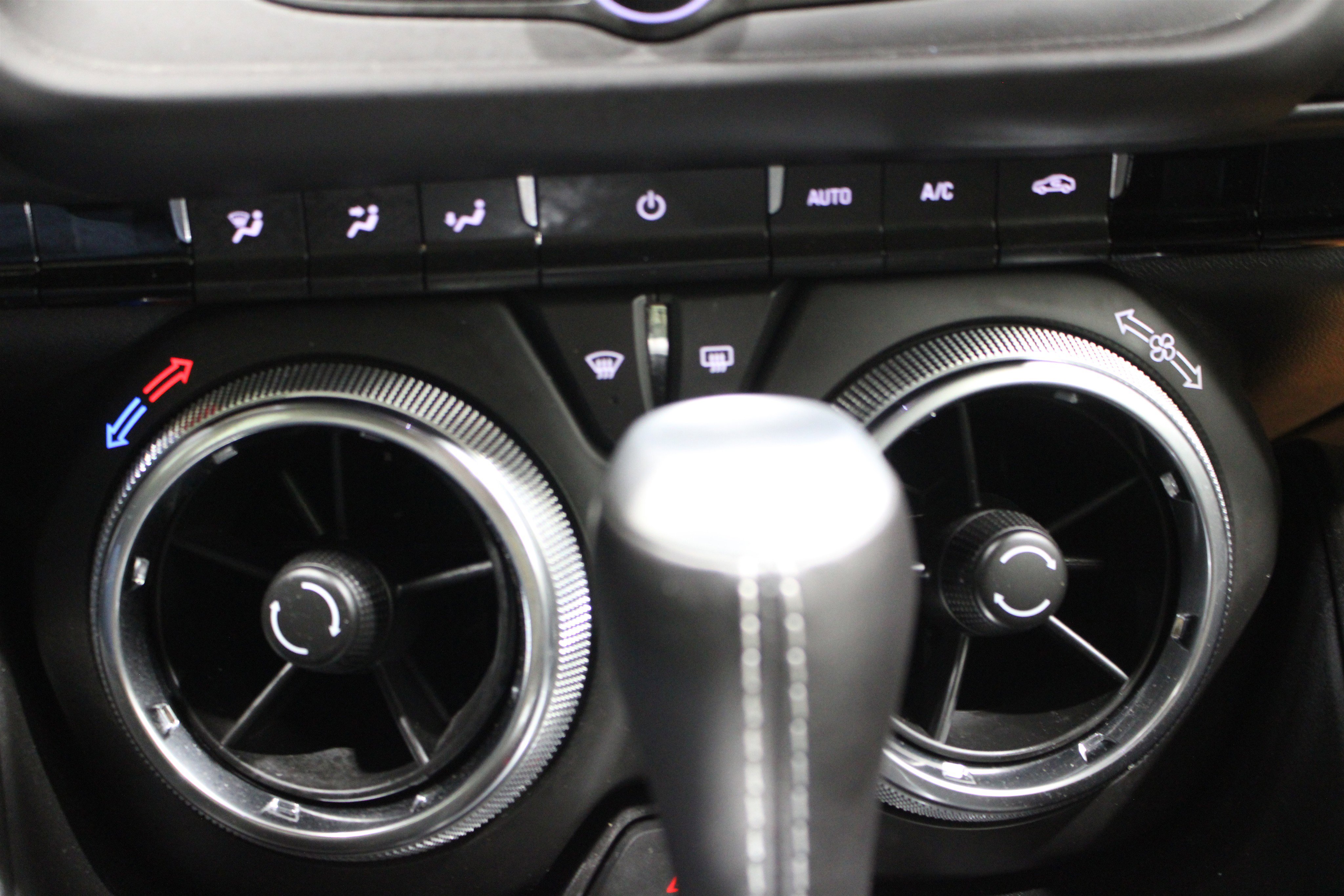 Used 2021 Chevrolet Camaro LT image 17