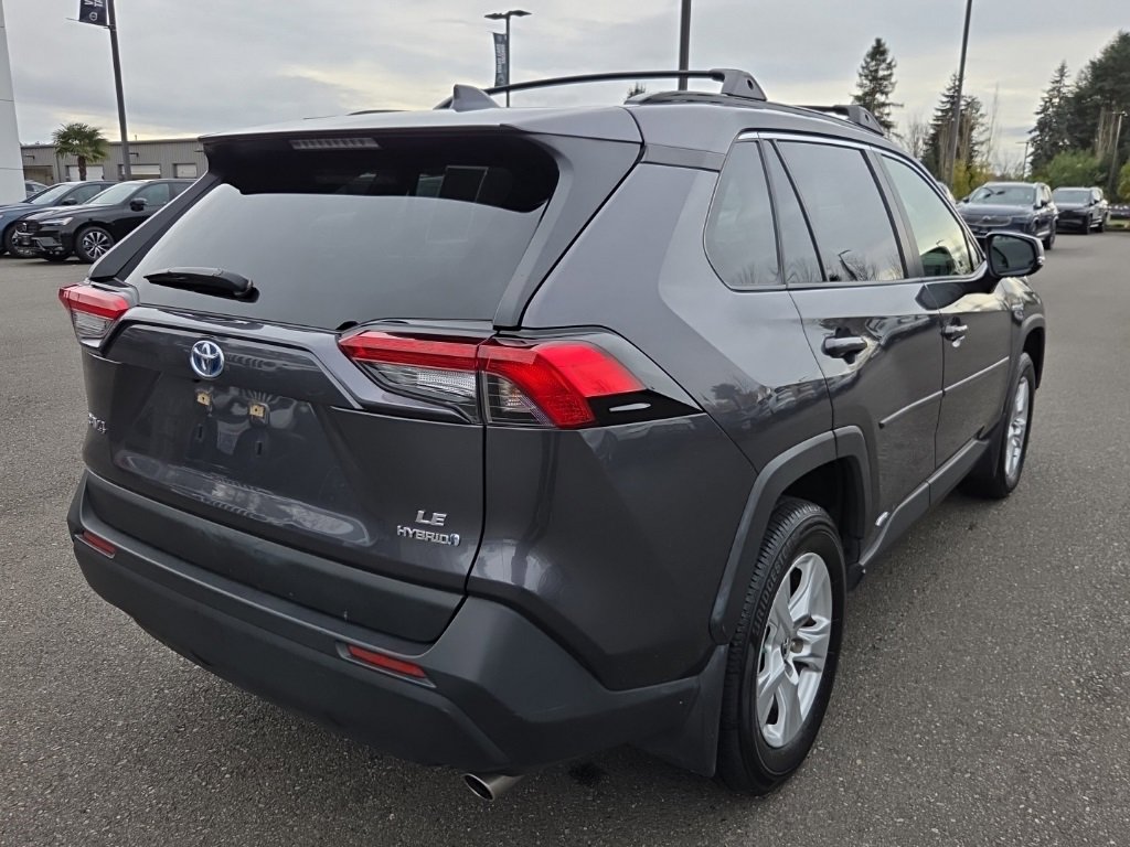 Used 2019 Toyota RAV4 LE image 2