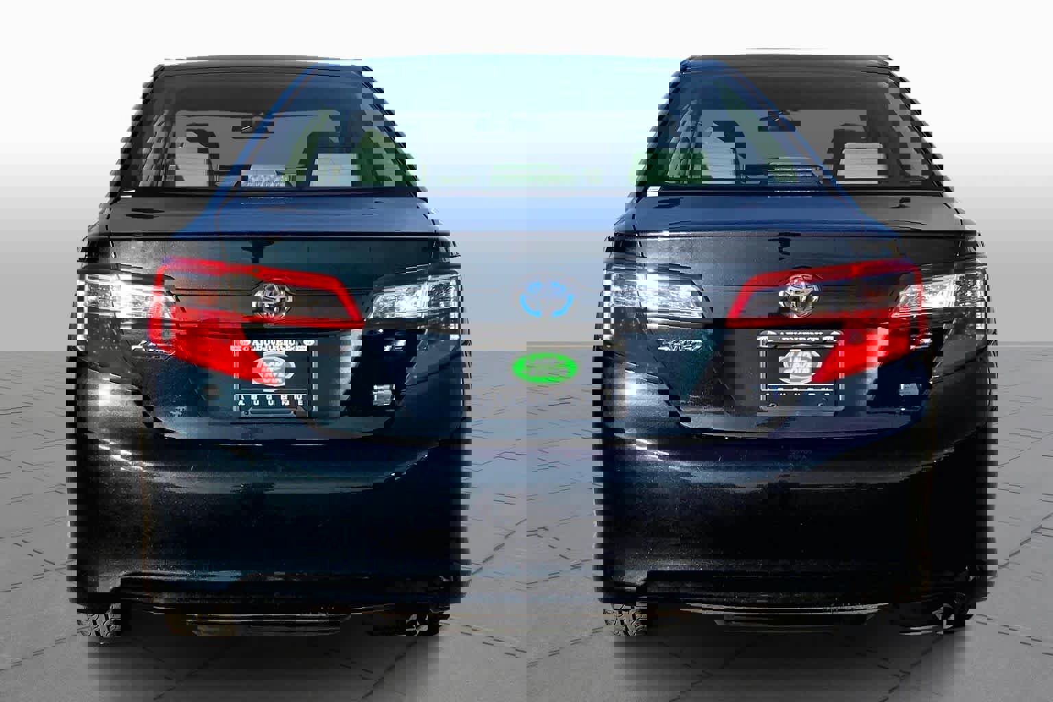 Used 2012 Toyota Camry LE image 4