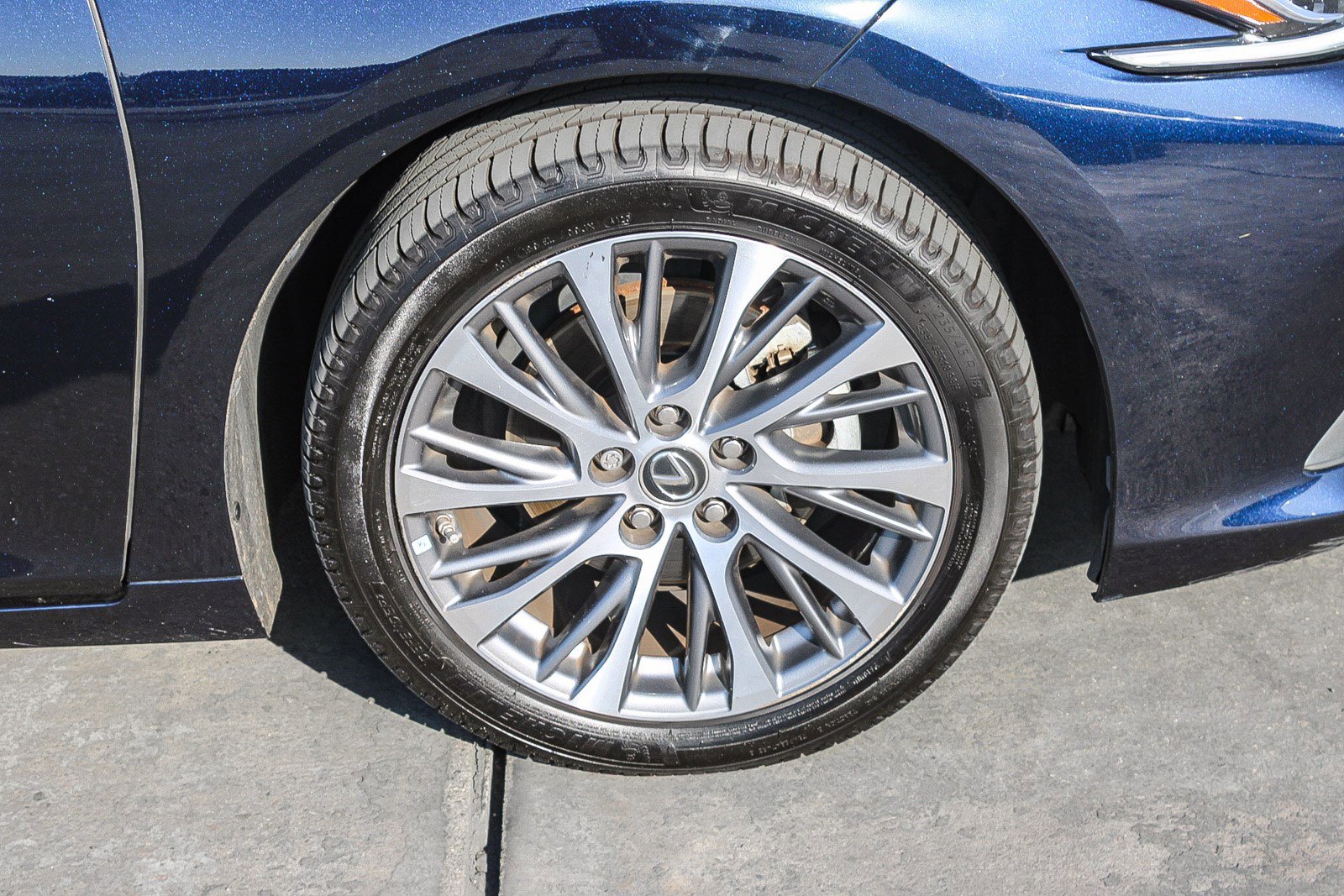 Used 2021 Lexus ES 300h w/ Premium Package image 11