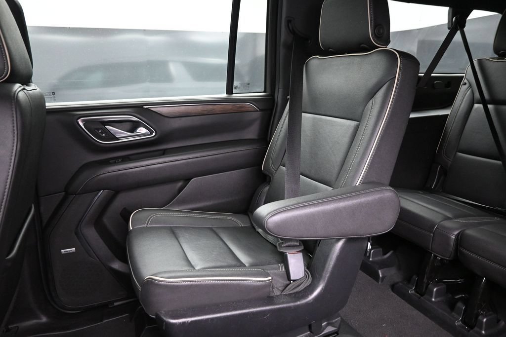 Used 2023 Chevrolet Suburban Premier AWD/4WD image 27