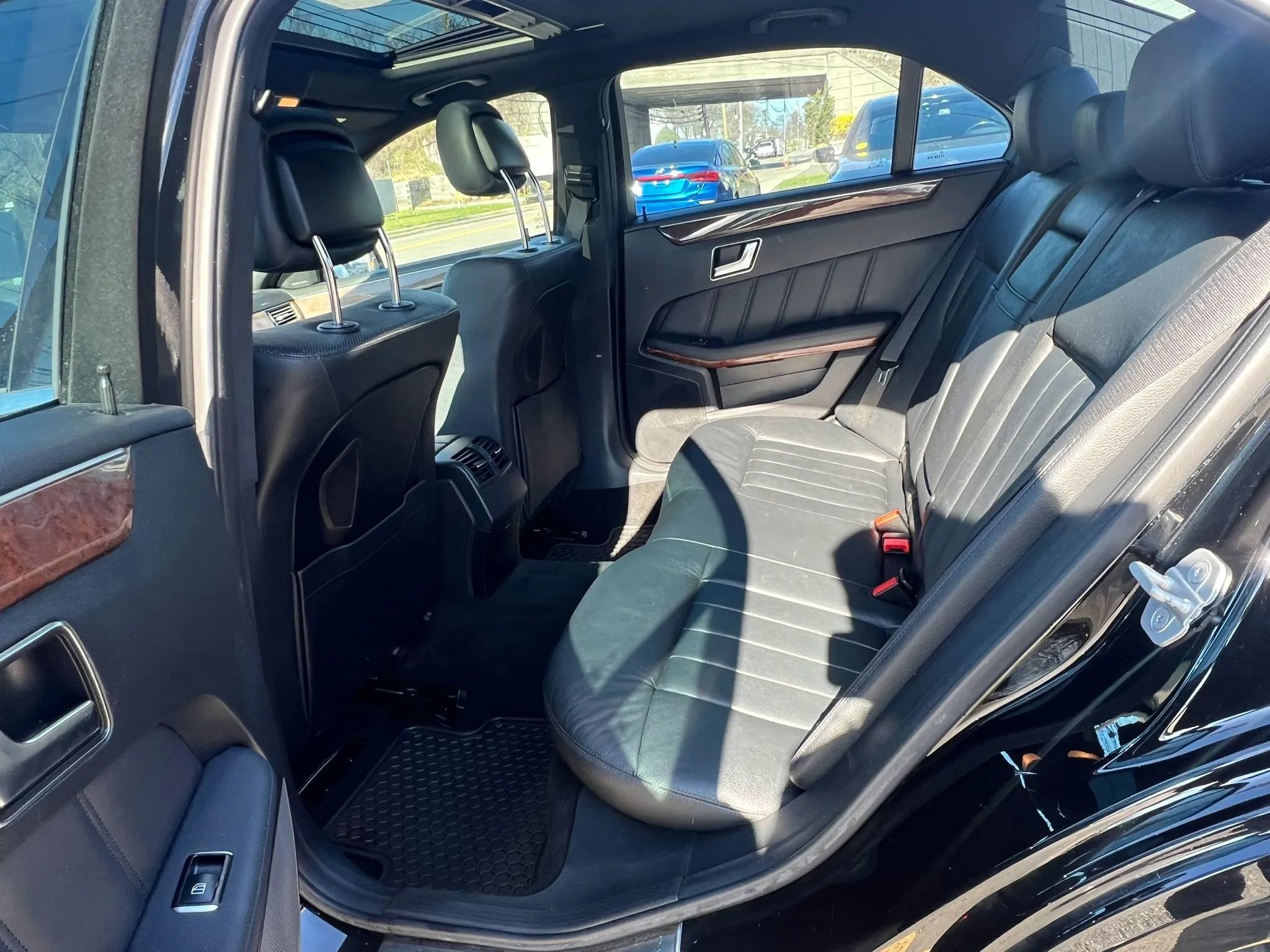 Used 2013 Mercedes-Benz E 550 4MATIC Sedan image 21