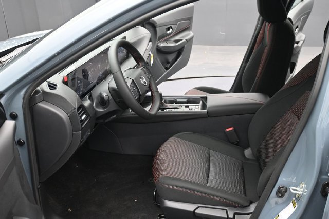 New 2026 Nissan Sentra SR w/ Floor Mat Package FWD image 26