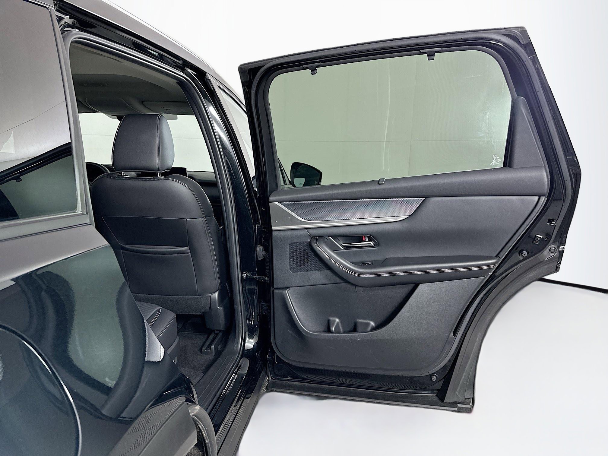 Used 2024 MAZDA CX-90 Plug-In Hybrid w/ Preferred image 34