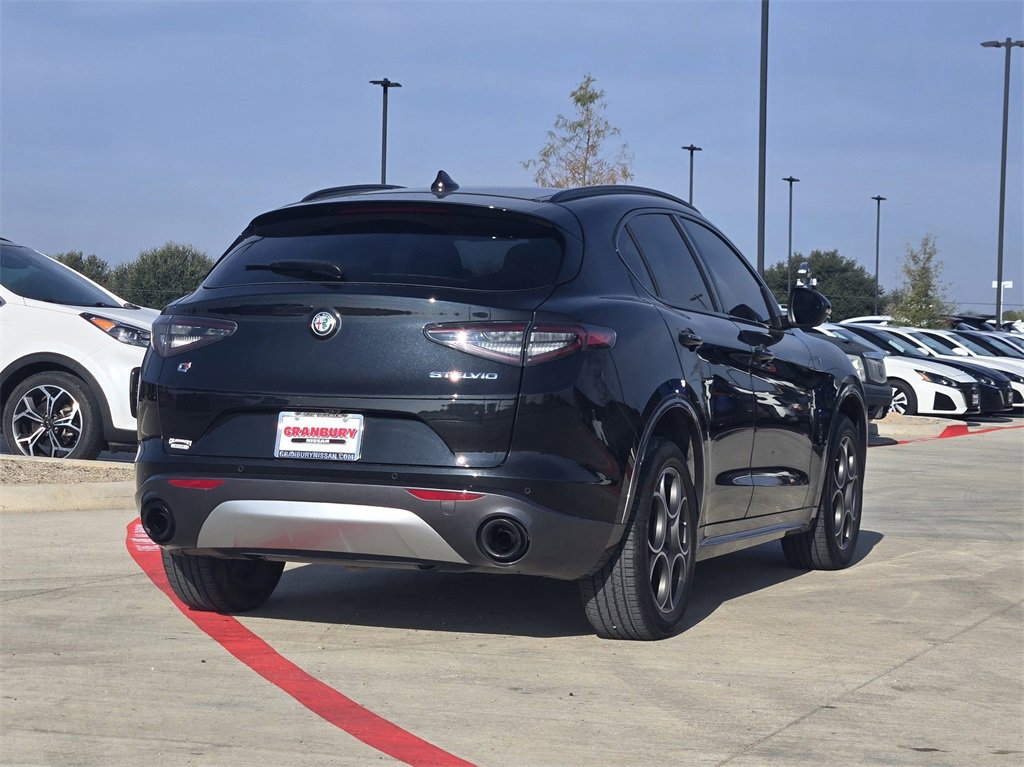 Used 2024 Alfa Romeo Stelvio Ti image 4