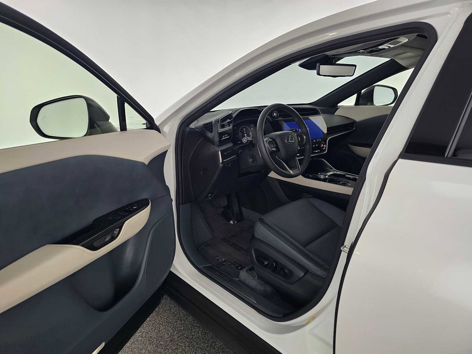 Certified 2023 Lexus RZ 450e Premium w/ Technology Package image 19