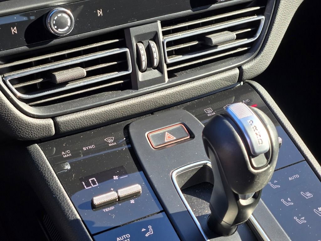 Certified 2024 Porsche Macan image 24