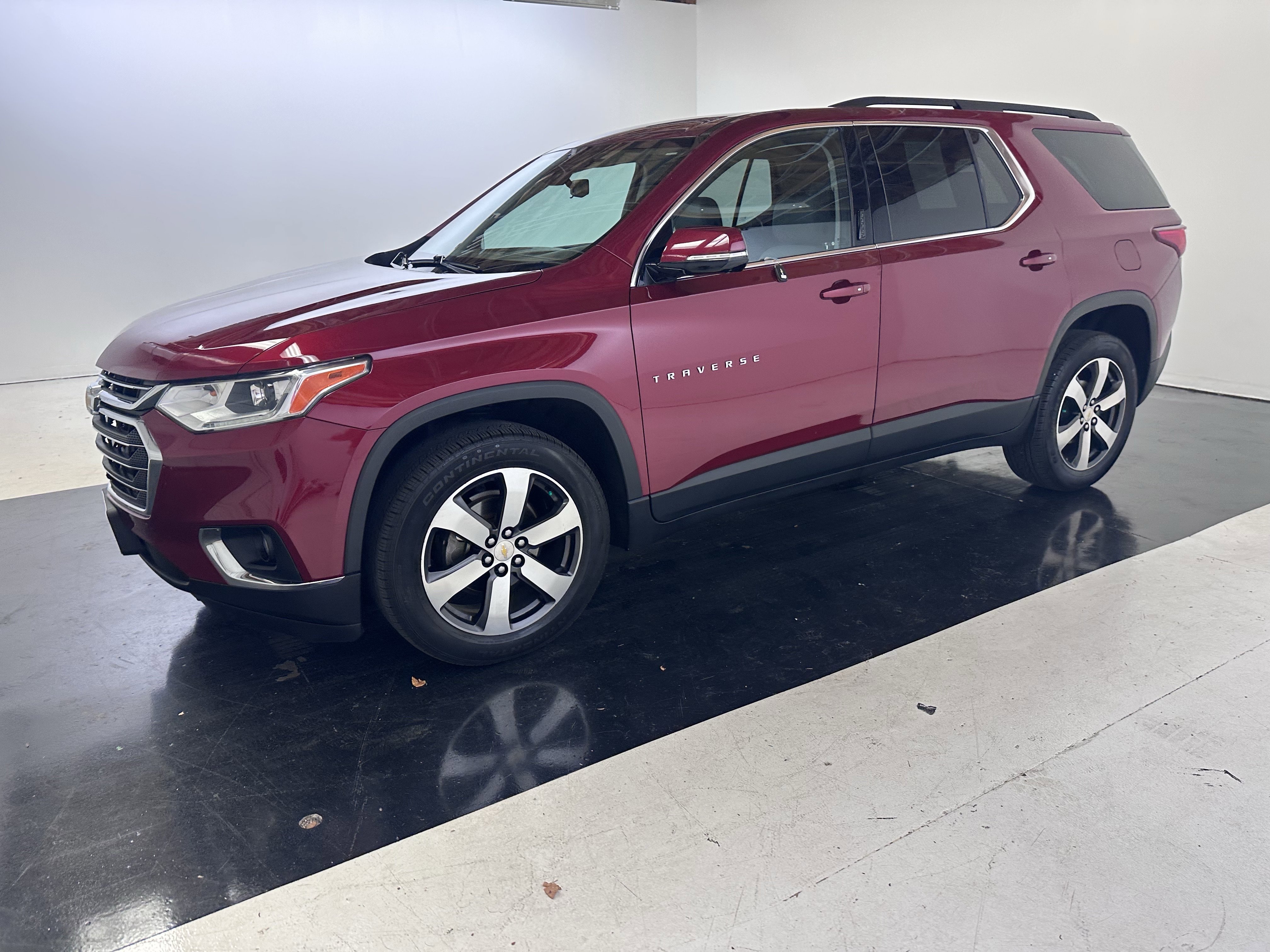 Used 2020 Chevrolet Traverse LT w/ LT Premium Package FWD image 8