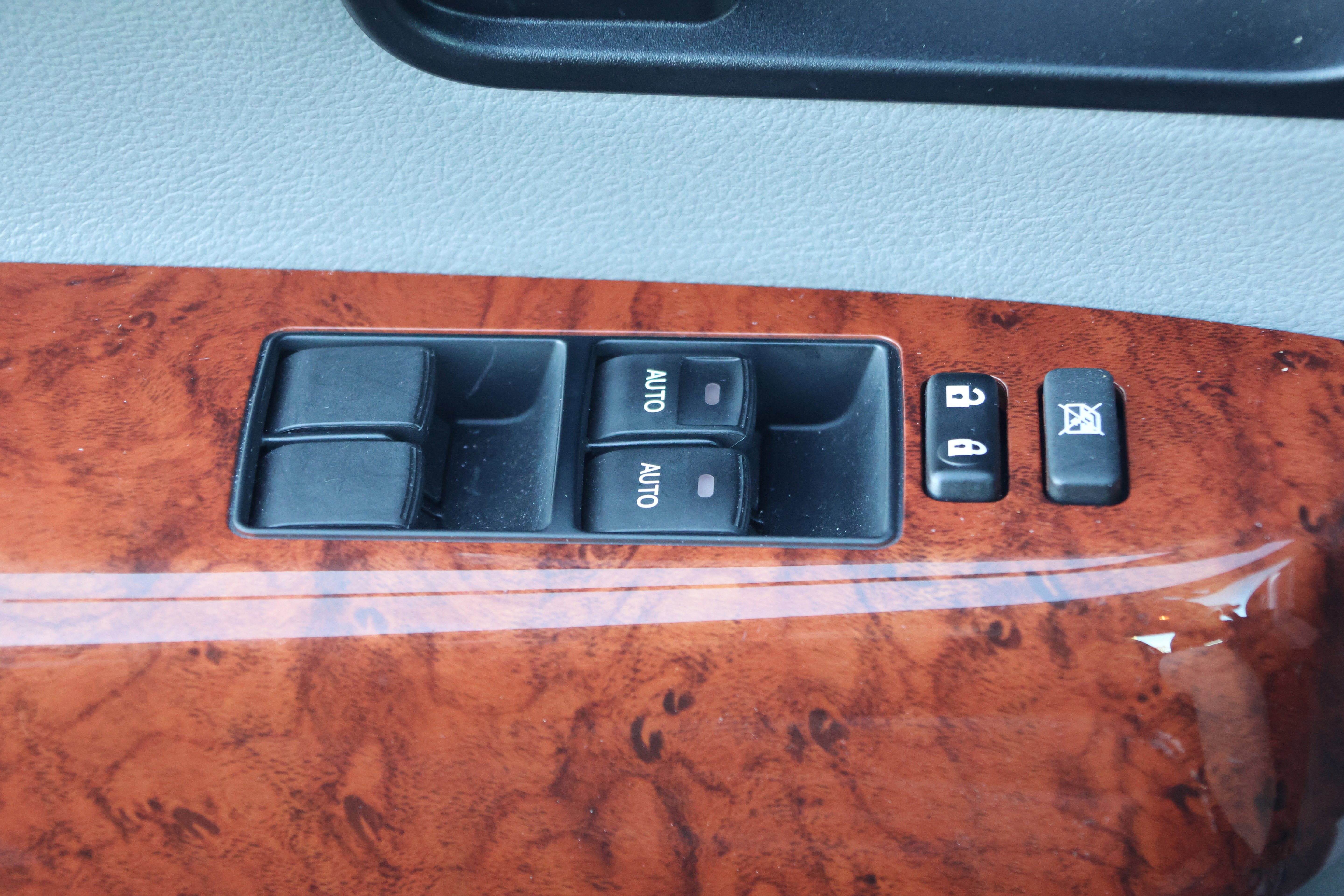 Used 2018 Toyota Sequoia Platinum image 14