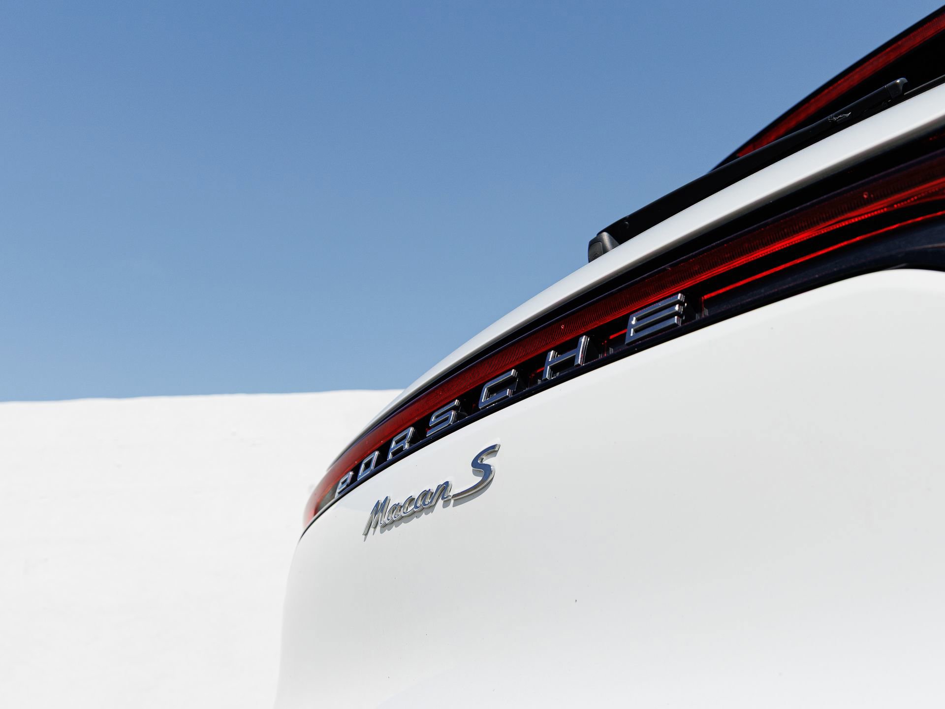 Certified 2021 Porsche Macan S AWD/4WD image 12