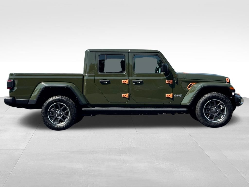 Used 2022 Jeep Gladiator Overland w/ LED Lighting Group AWD/4WD image 8