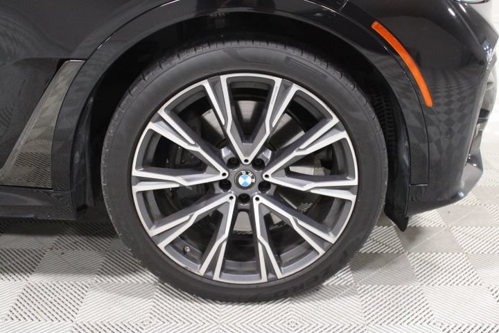 Used 2021 BMW X7 M50i w/ Dynamic Handling Package AWD/4WD image 48