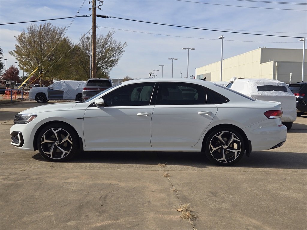 Used 2021 Volkswagen Passat 2.0T R-Line image 4