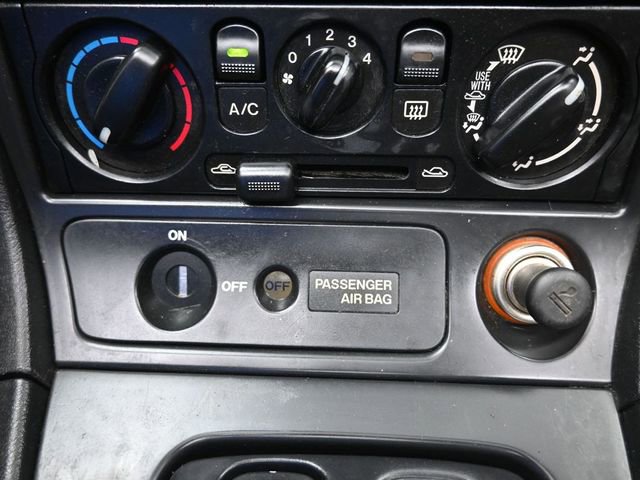 Used 2002 MAZDA MX-5 Miata image 12