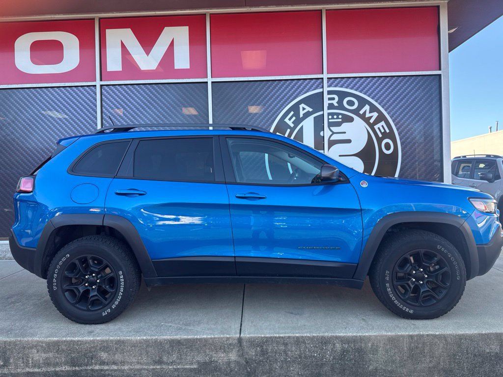 Used 2020 Jeep Cherokee Trailhawk w/ Cold Weather Group AWD/4WD image 4