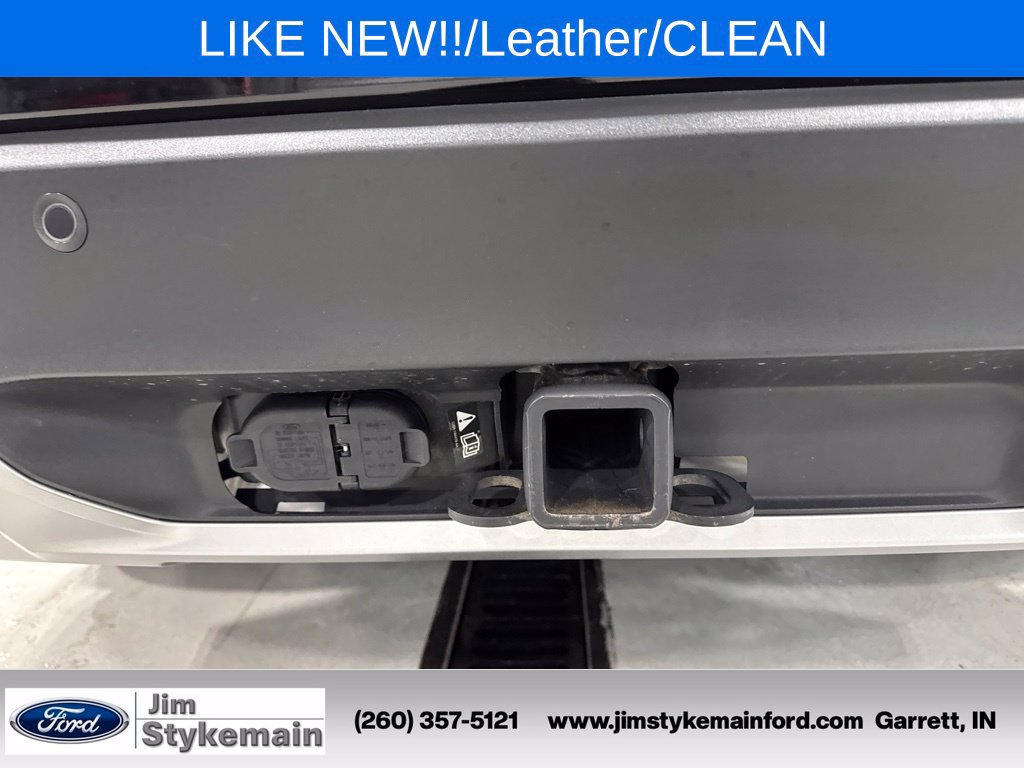 Used 2024 Ford Explorer XLT w/ Equipment Group 202A AWD/4WD image 6