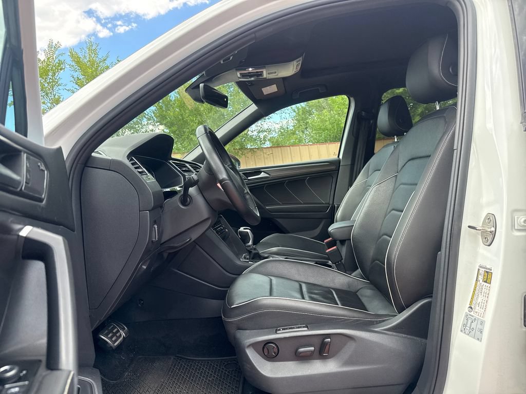 Used 2022 Volkswagen Tiguan SEL R-Line AWD/4WD image 12