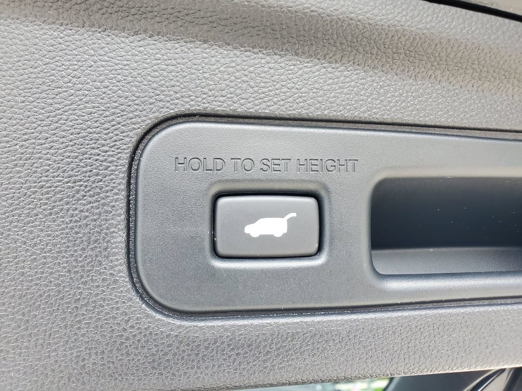 Certified 2024 Acura MDX FWD w/ Technology Package image 9