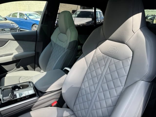 New 2026 Audi SQ8 Premium Plus AWD/4WD image 13