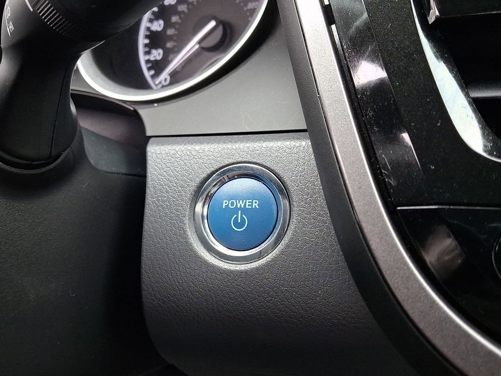 Used 2022 Toyota Camry LE image 22