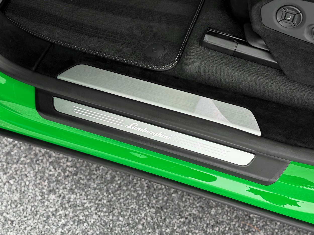 Used 2024 Lamborghini Urus Performante image 14