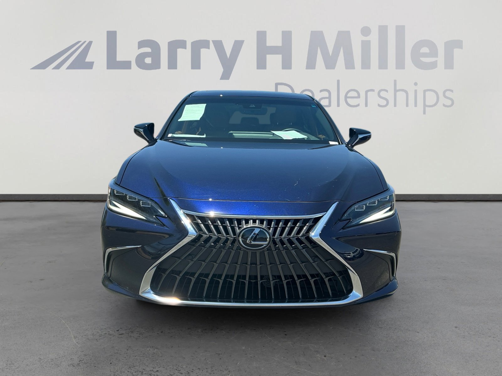 Used 2025 Lexus ES 300h w/ Premium Package FWD image 8