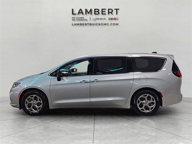 Used 2024 Chrysler Pacifica Limited image 2