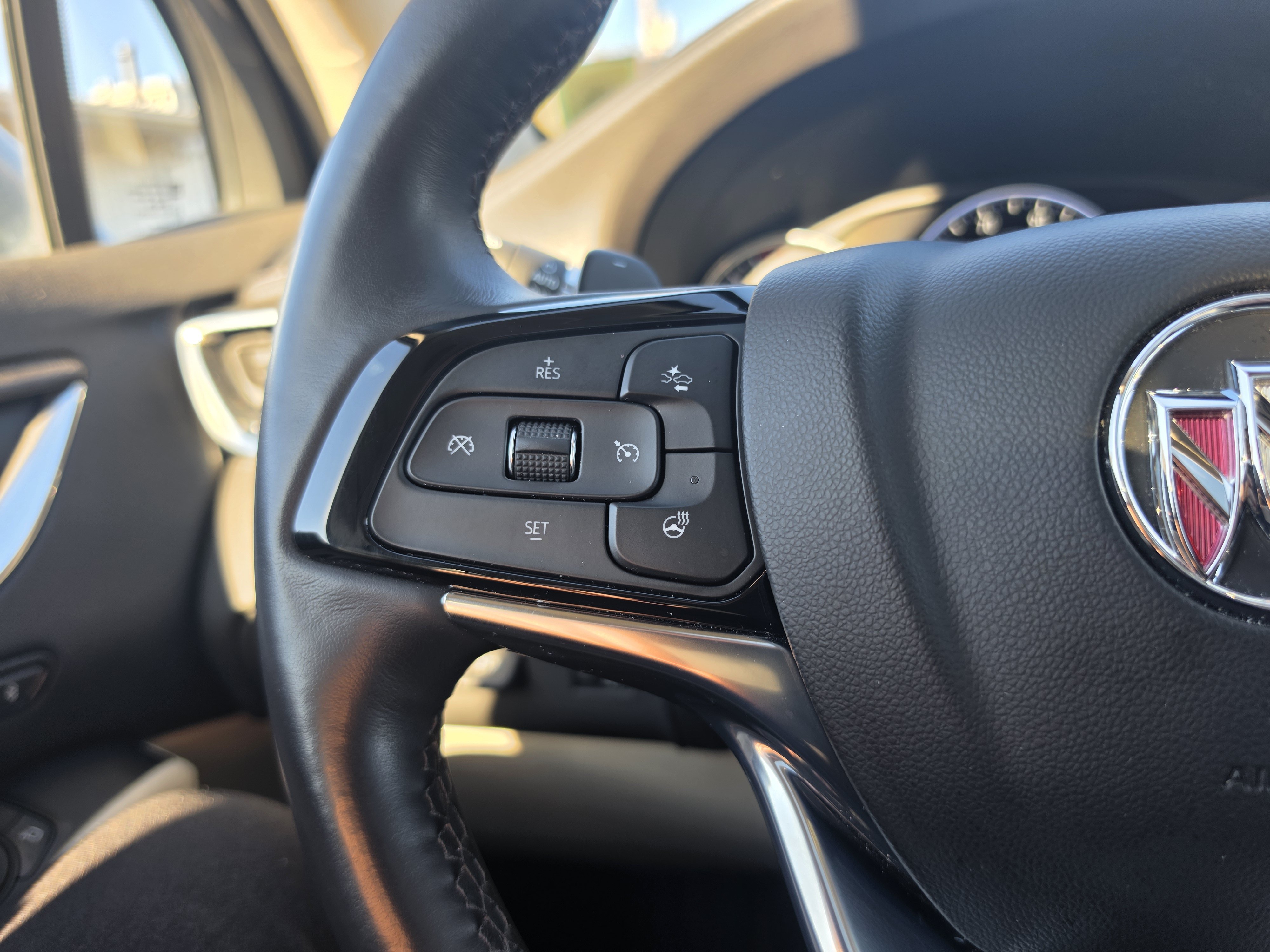 Used 2024 Buick Enclave Avenir AWD/4WD image 21