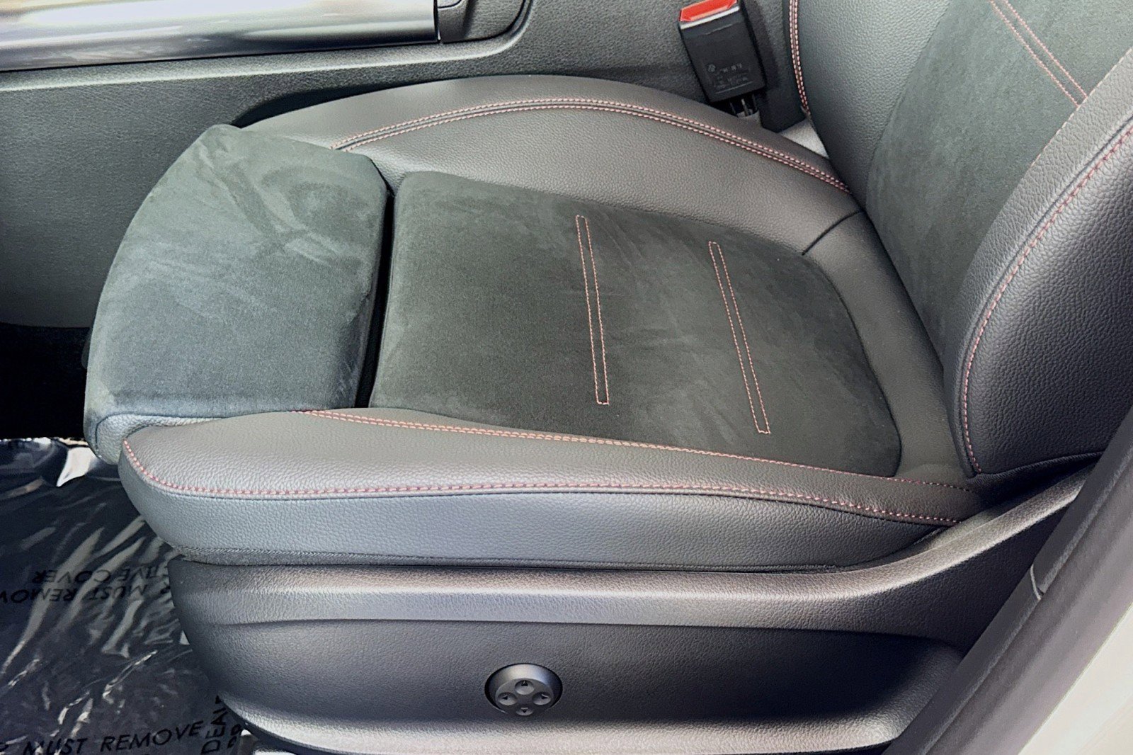 New 2025 Mercedes-Benz GLA 35 AMG 4MATIC image 17