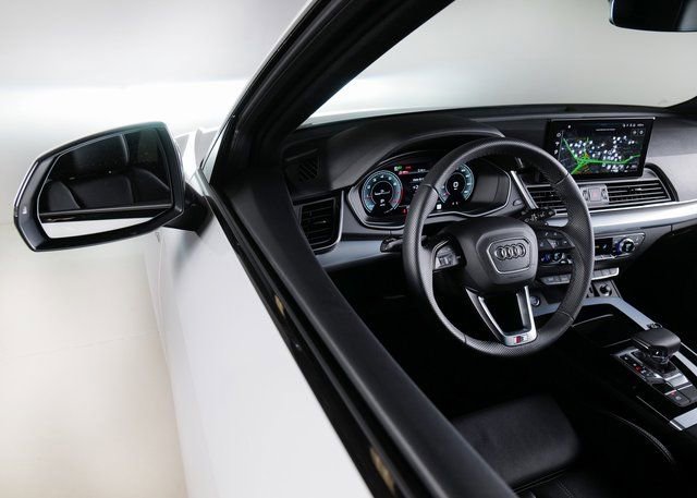 Certified 2025 Audi Q5 2.0T Premium Plus image 25